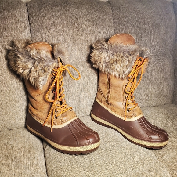 BAMBOO Shoes - Bamboo Brown Faux Fur Duck Boots Size 8